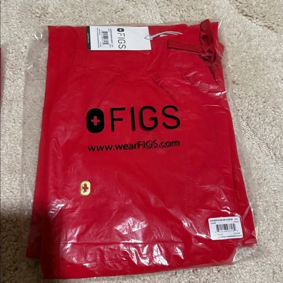 FIGS Scrub Set: Catarina Top/Isabel Wide Leg Pant LNY Pop Red - Picture 3 of 4